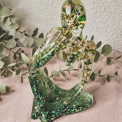 Statue femme (plusieurs coloris)